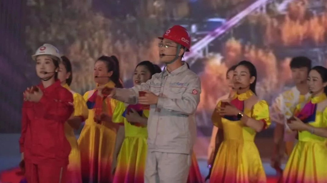  礼赞新中国 奋进新时代|8040WWW威尼斯“文化心连心”精彩语言节目~ 